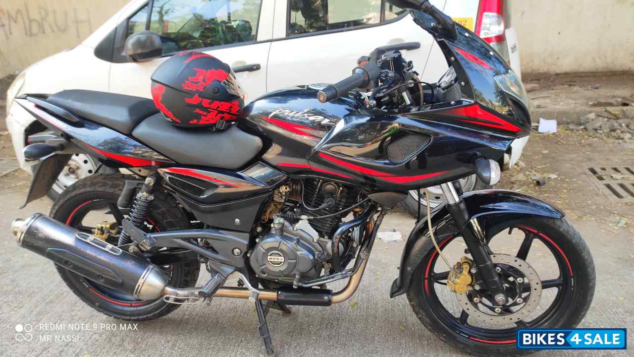 Bajaj Pulsar 220F