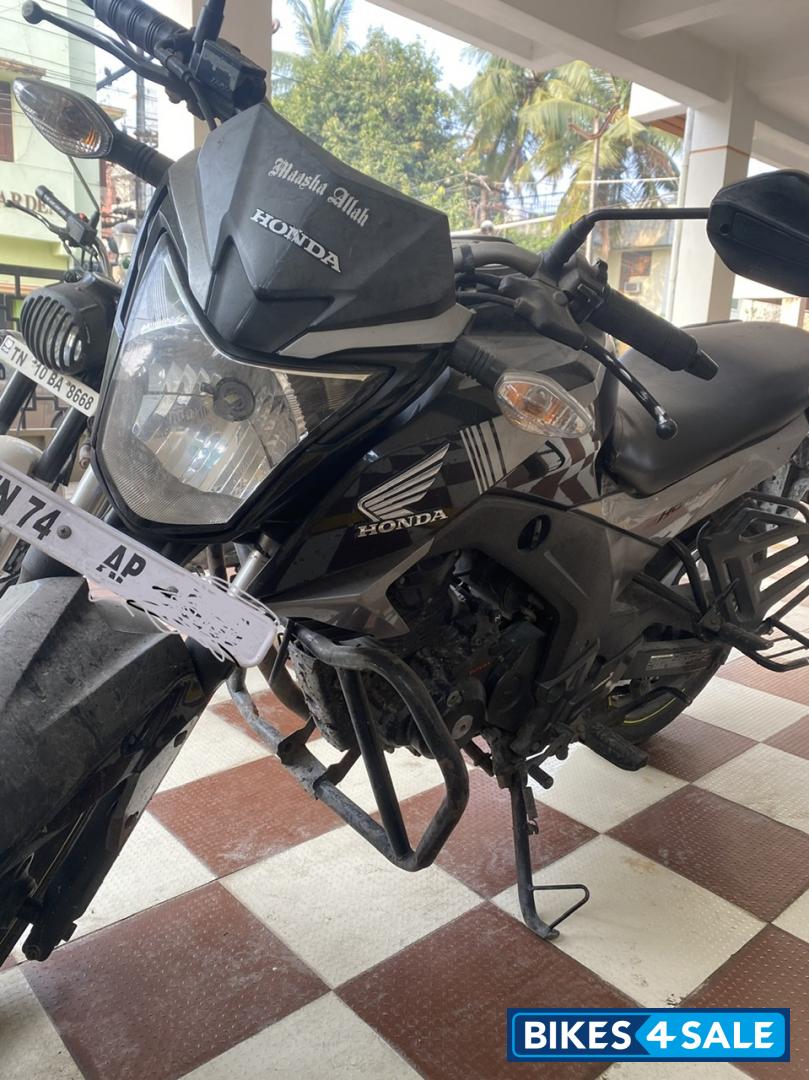 Honda CB Hornet 160R