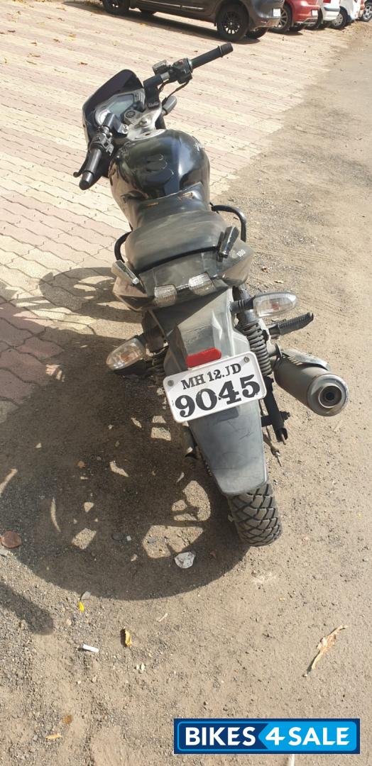 Black Bajaj Pulsar 180