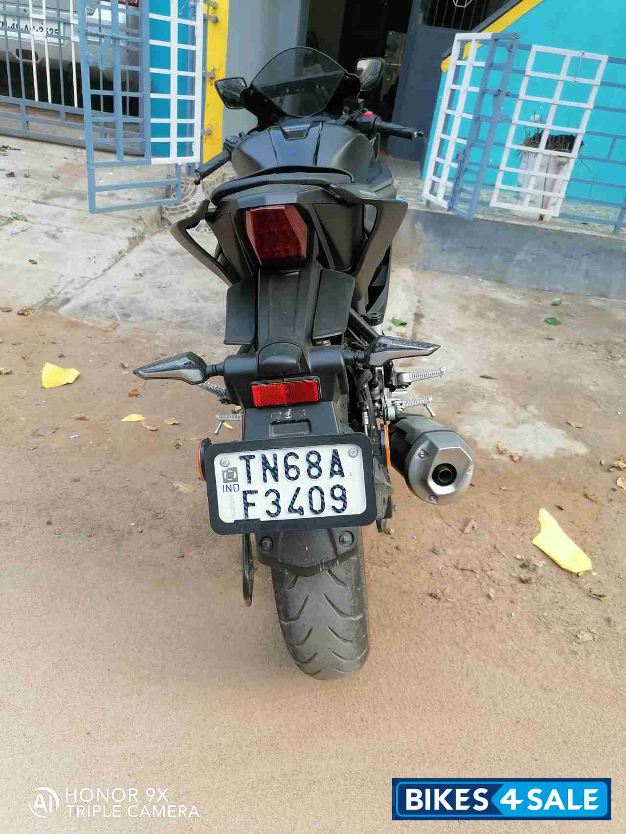 Mat Black Yamaha YZF R15 V3