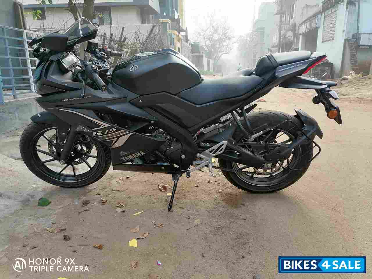 Mat Black Yamaha YZF R15 V3