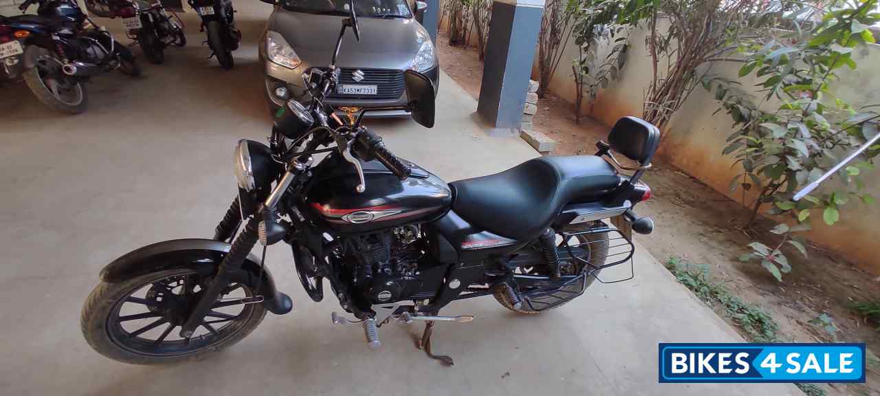 Bajaj Avenger Street 220
