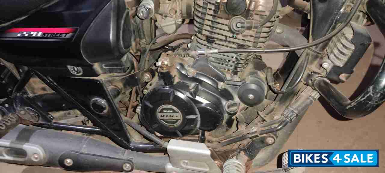 Bajaj Avenger Street 220