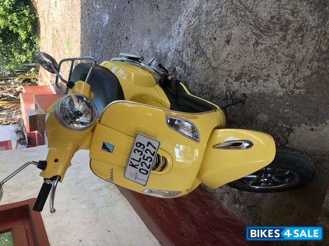 2w Yellow Vespa VXL 150