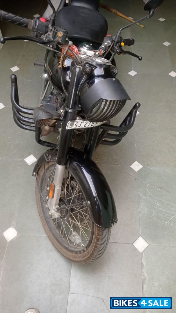 Pure Black Royal Enfield Classic 350 Single Channel BS6