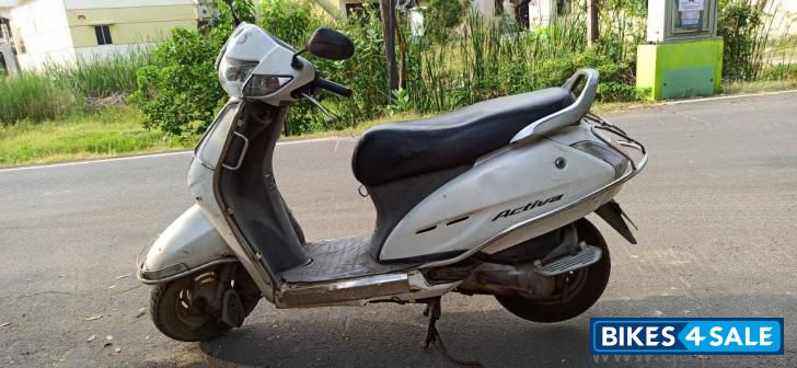 White Honda Activa 110 cc