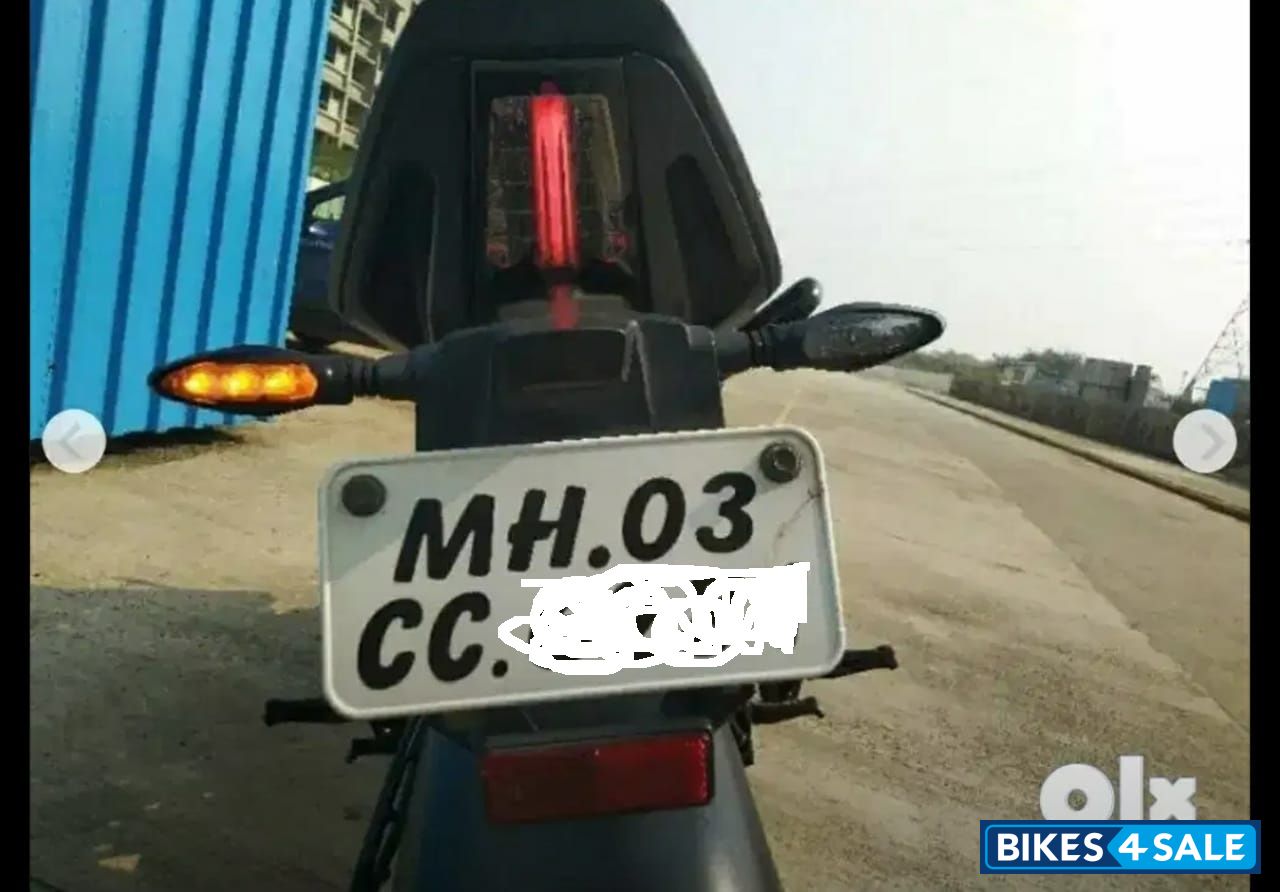 Black / White KTM RC 390