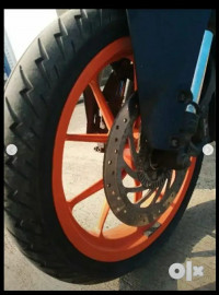 Black / White KTM RC 390