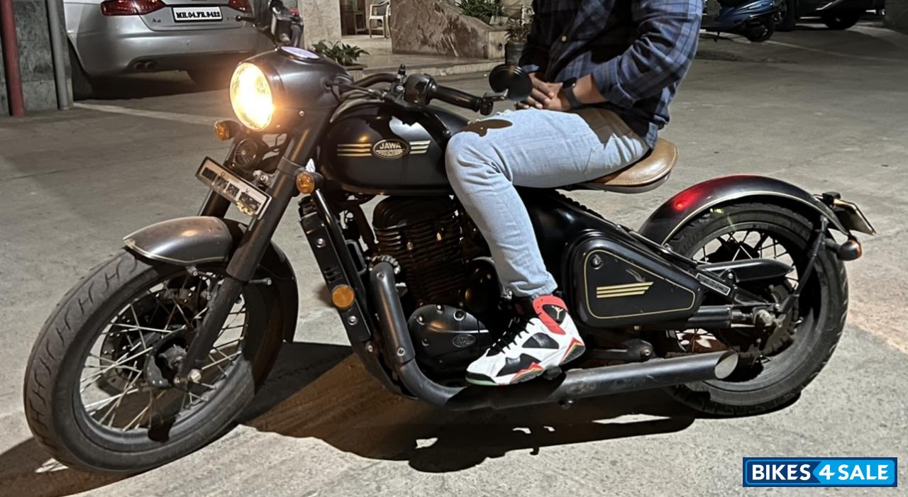 Mat Grey Jawa Perak BS6 Mat Grey Jawa Perak BS6