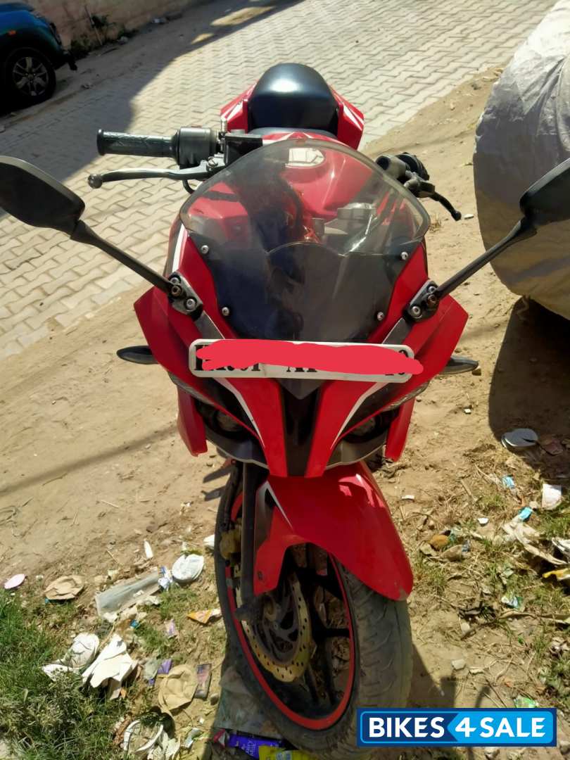 Red Bajaj Pulsar RS 200
