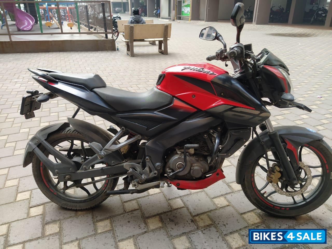 Red Bajaj Pulsar NS 160