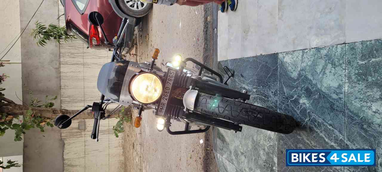 Silver Spectre Royal Enfield Interceptor 650 Twin