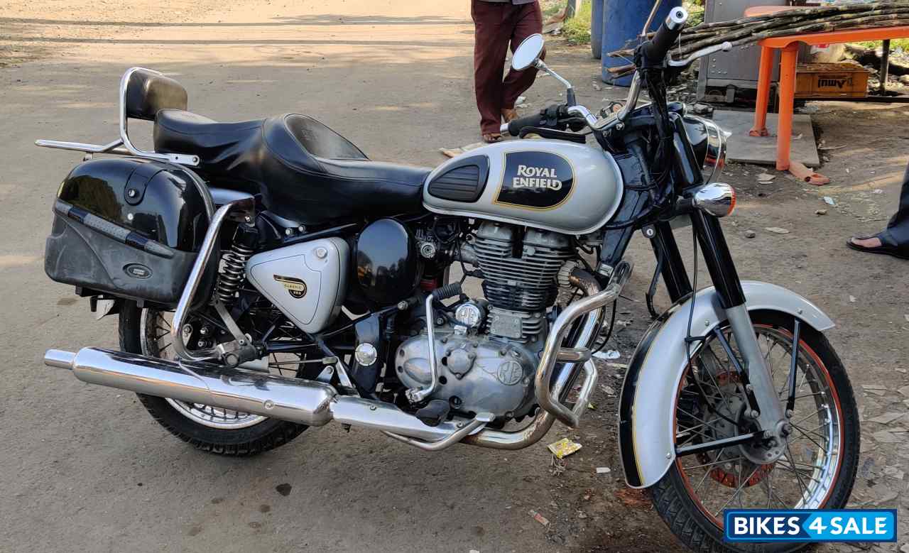 Silver Royal Enfield Classic 500