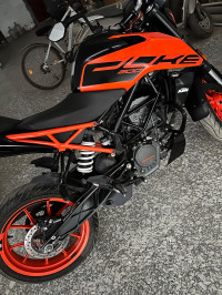 Orange Black KTM Duke 200 ABS