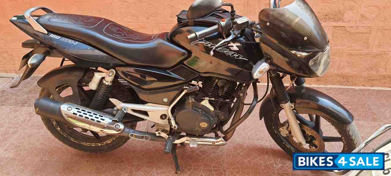 Black Bajaj Pulsar 180