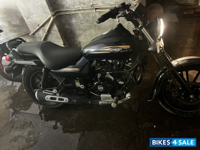 Blue Bajaj Avenger Street 150