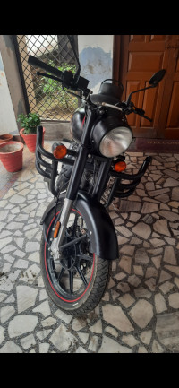 Royal Enfield Classic Stealth Black