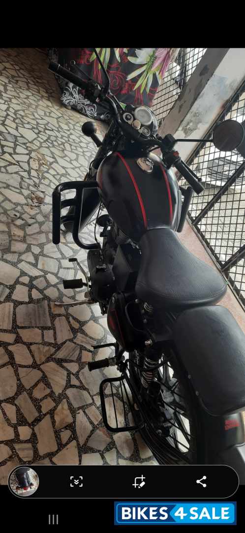 Royal Enfield Classic Stealth Black