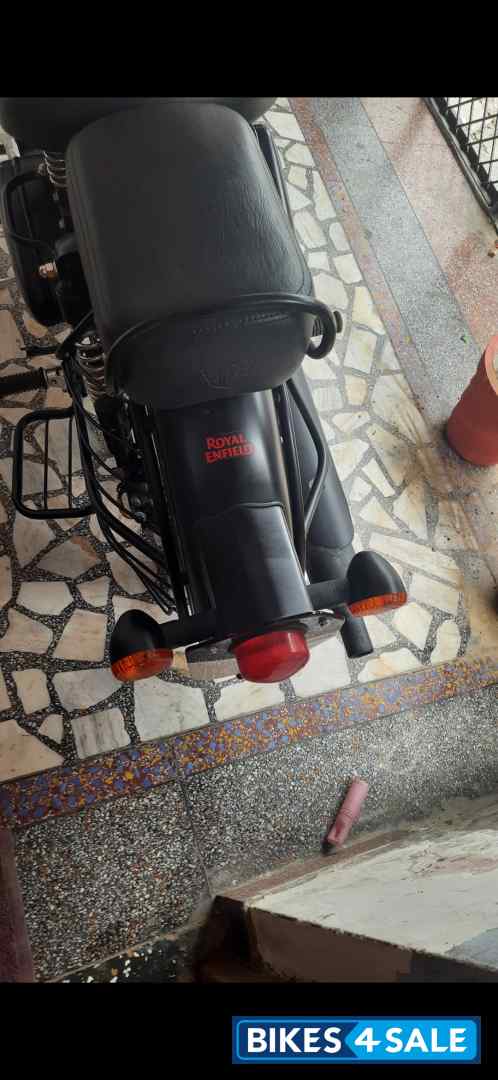 Royal Enfield Classic Stealth Black