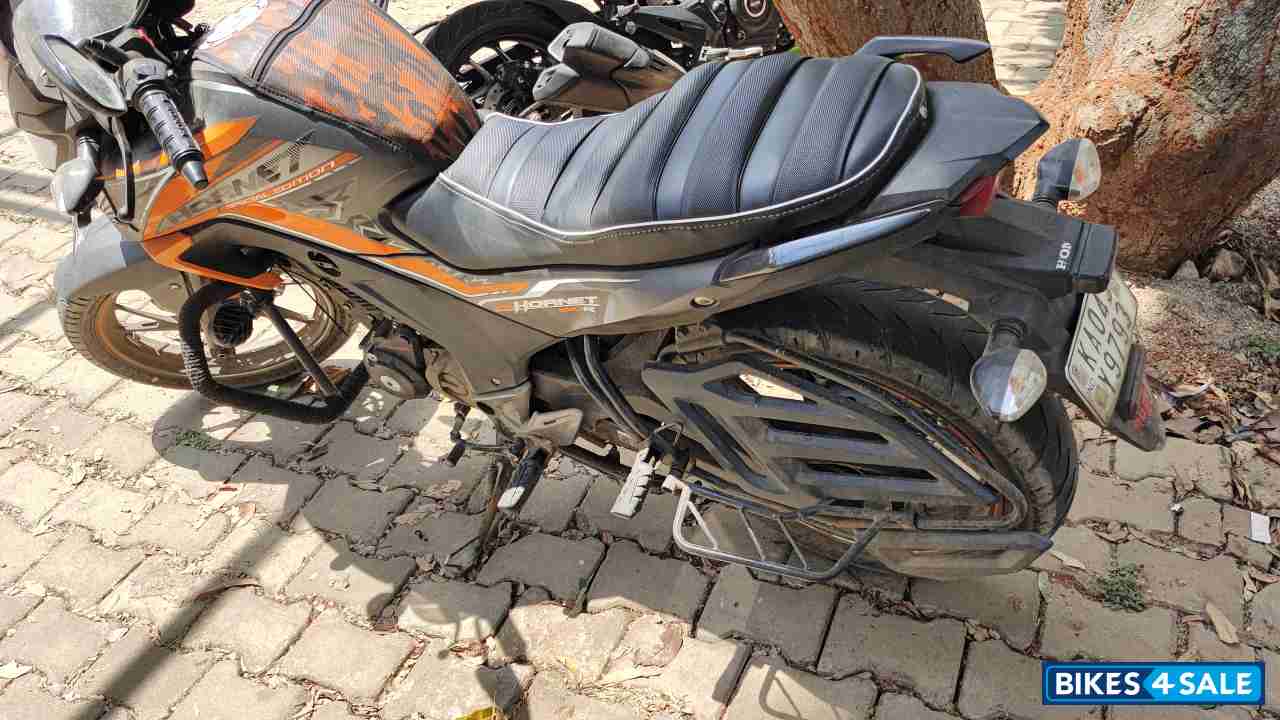 Honda CB Hornet 160R ABS