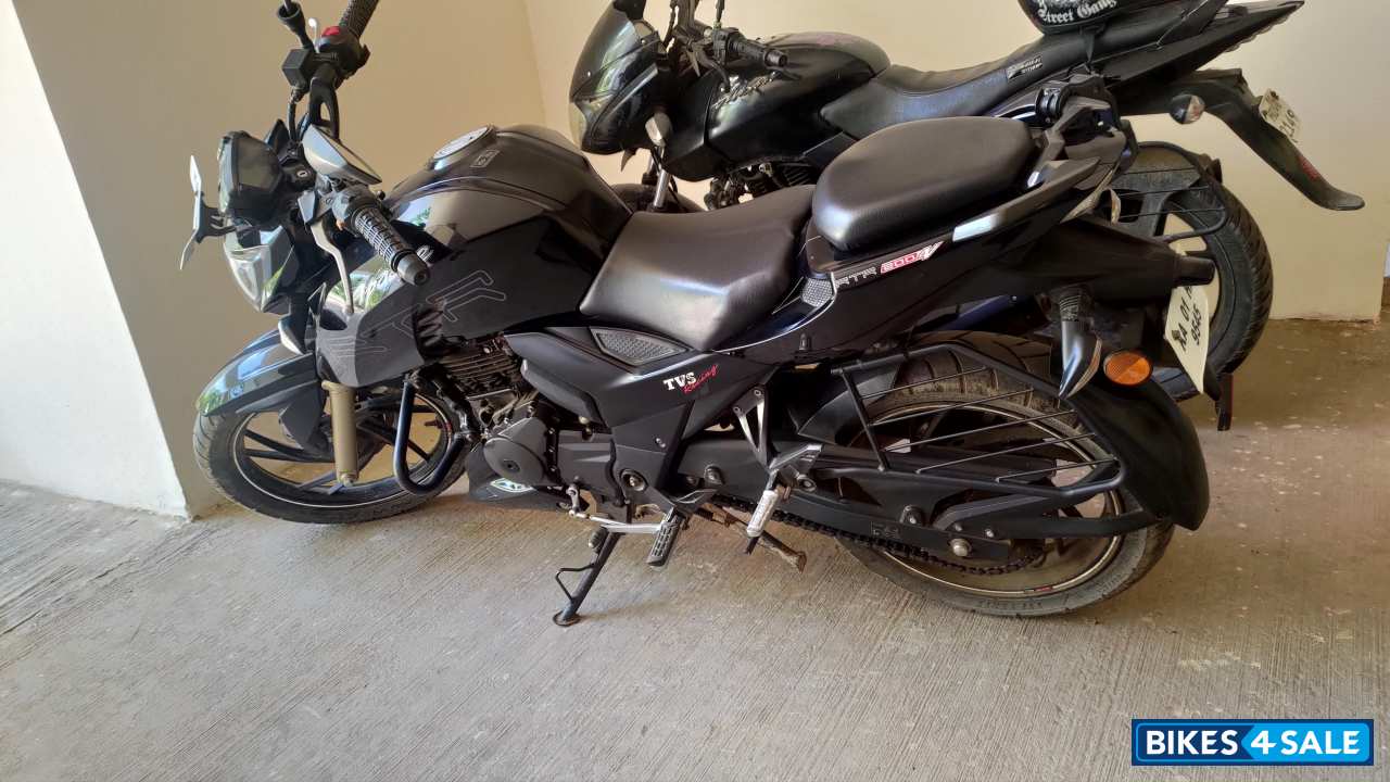 Black TVS Apache RTR 200 4V