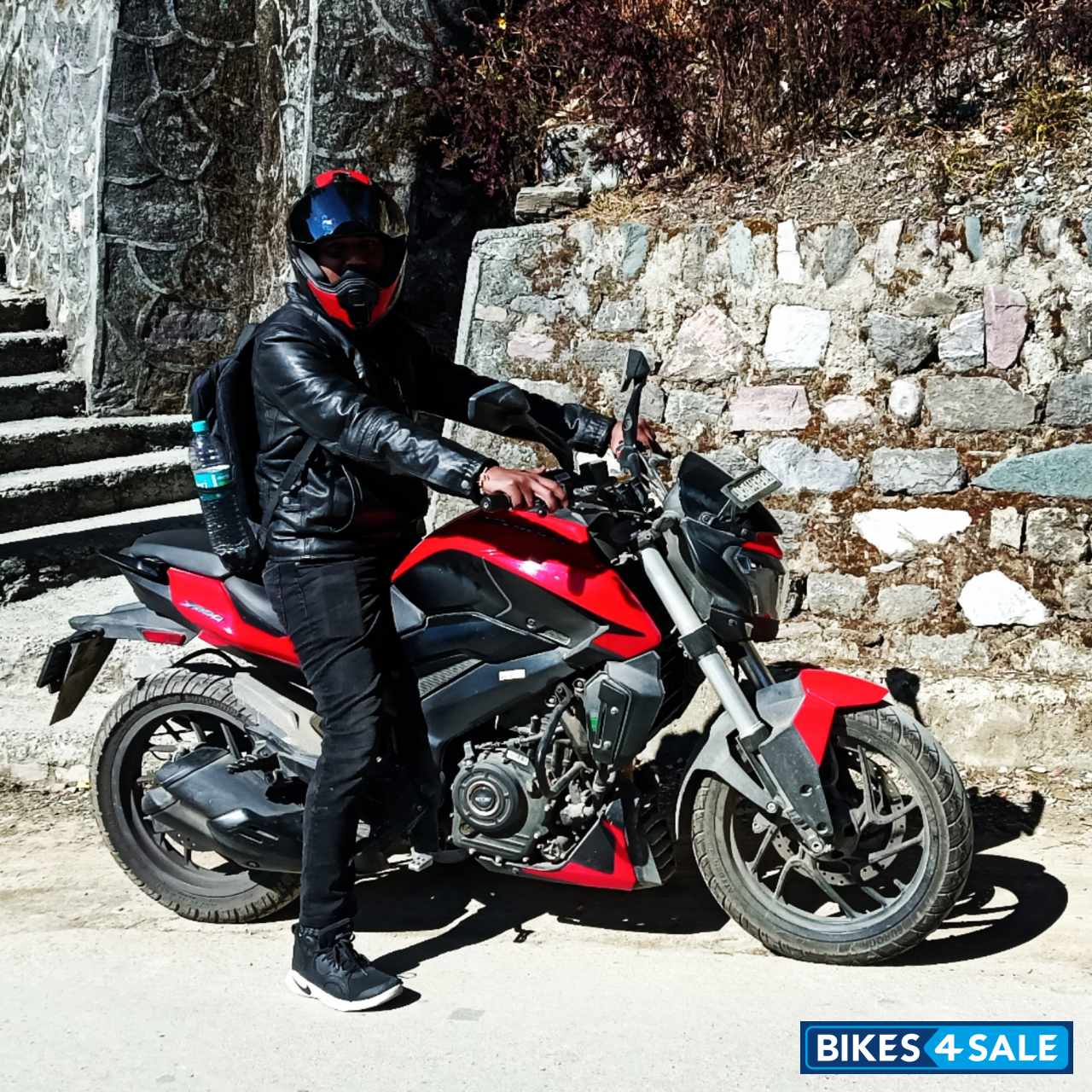 Red Bajaj Dominar 250