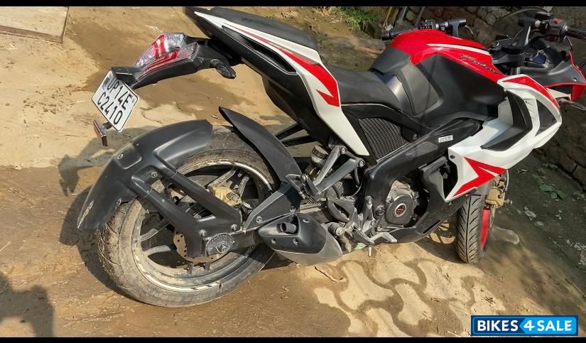 Bajaj Pulsar RS 200 ABS