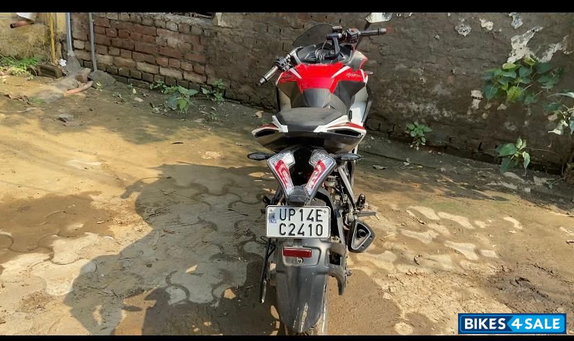 Bajaj Pulsar RS 200 ABS