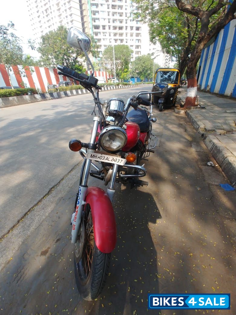 Bajaj Avenger 180 DTS-i