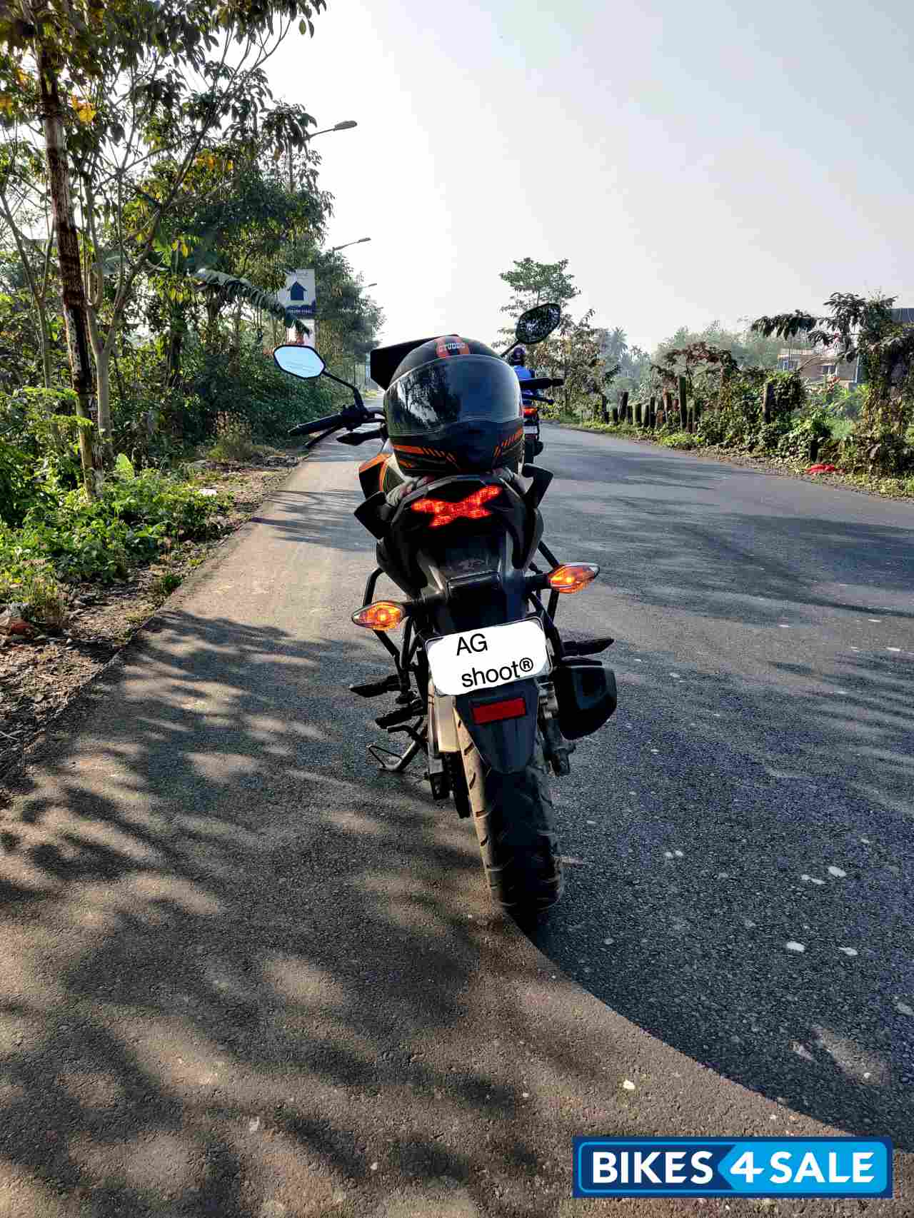 Orange Honda CB Hornet 160R