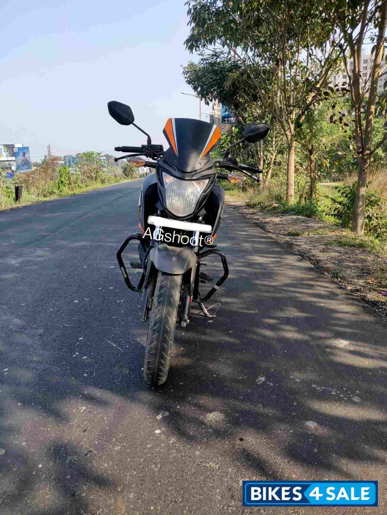 Orange Honda CB Hornet 160R