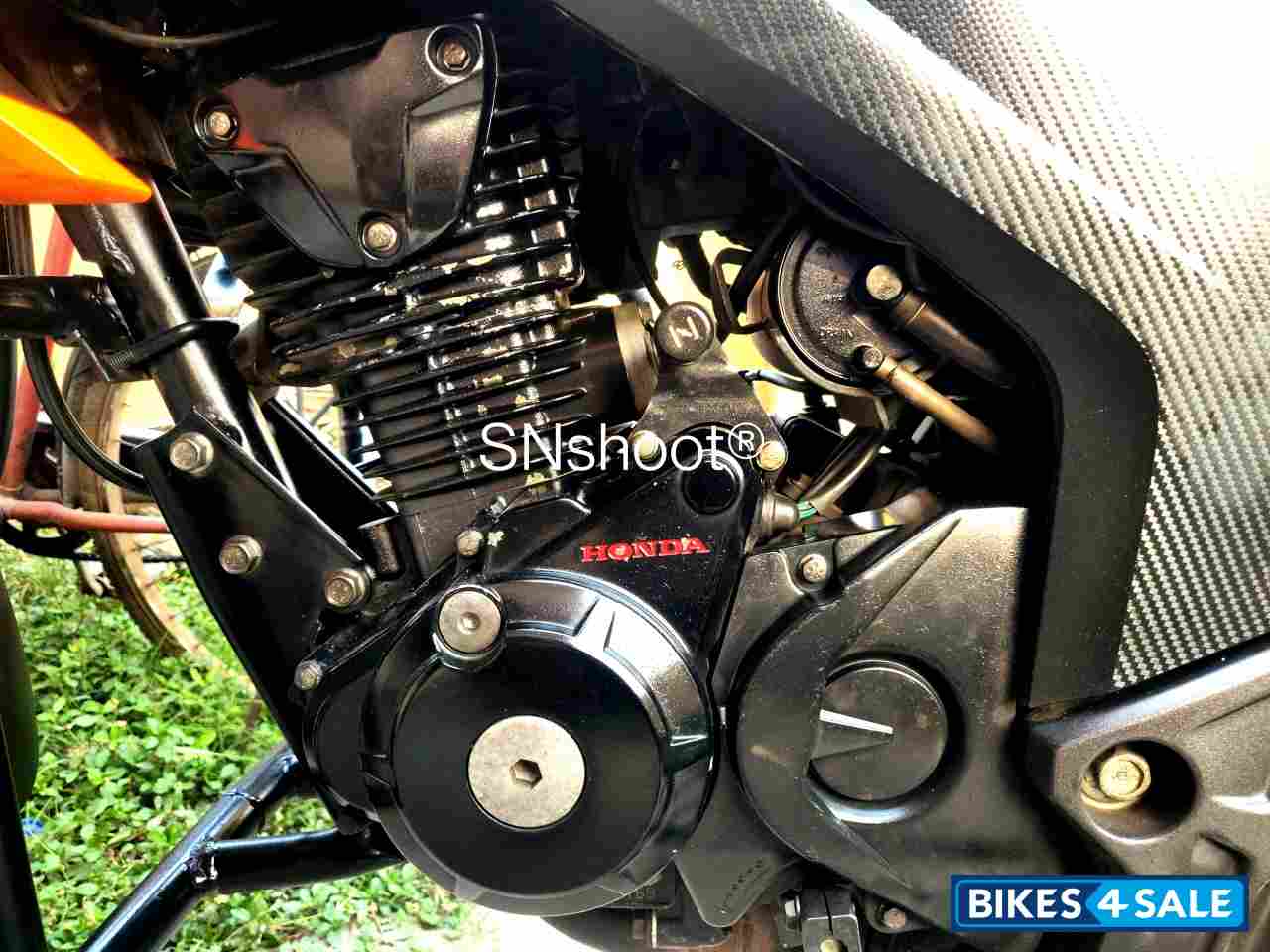 Orange Honda CB Hornet 160R