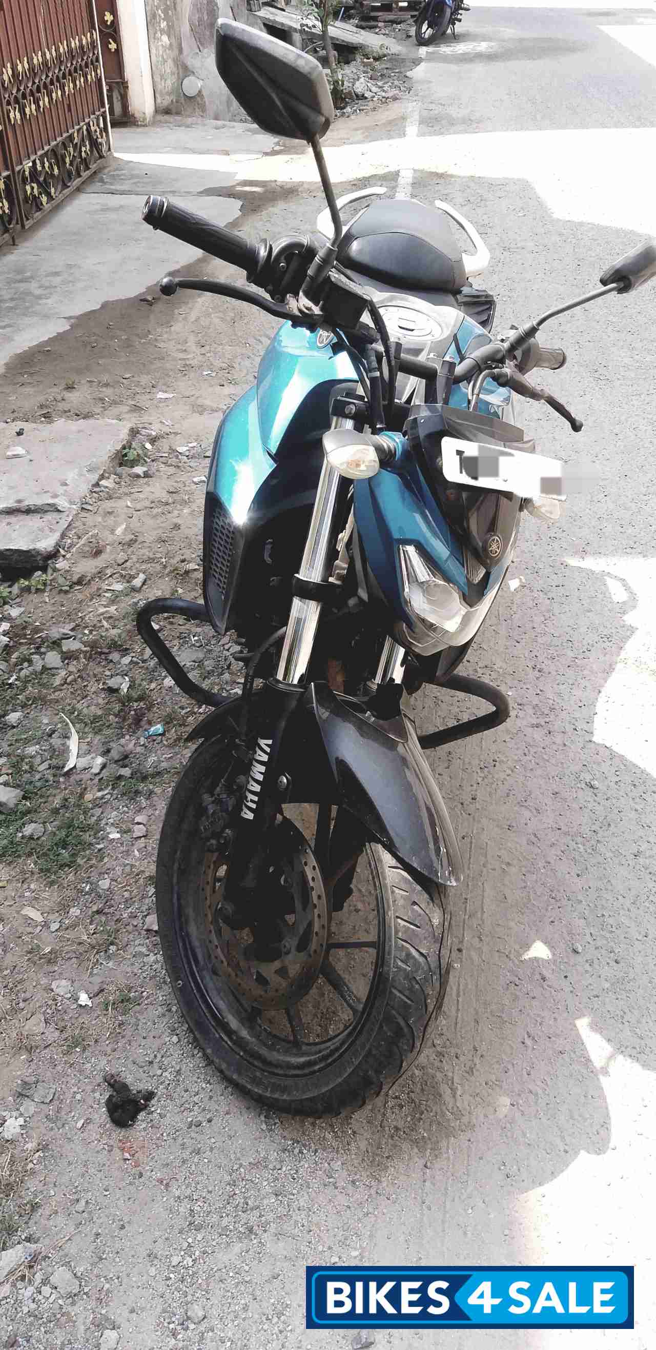 Blue Black Yamaha FZ25