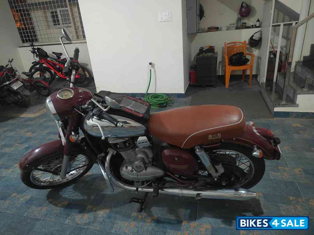 Maroon Jawa Jawa Maroon Jawa Jawa