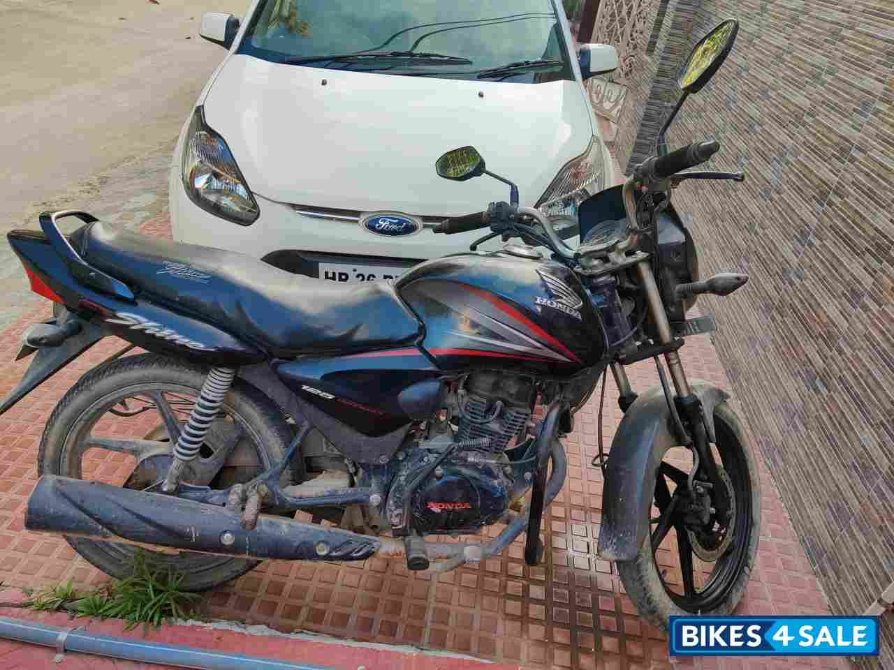 Black Honda CB Shine