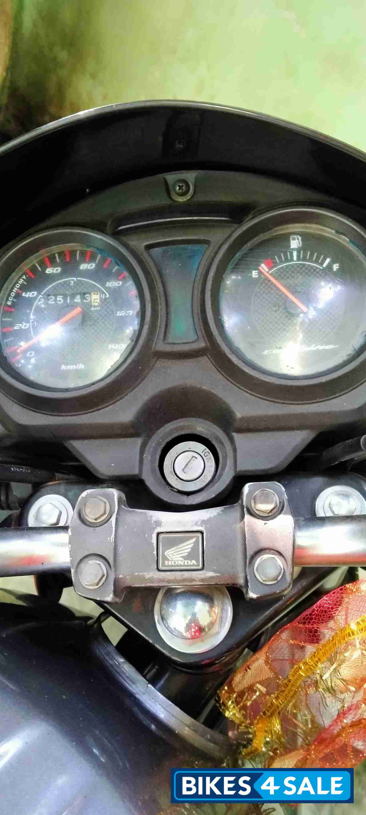 Silver Honda CB Shine