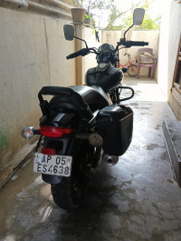 Black Bajaj Avenger 180 DTS-i