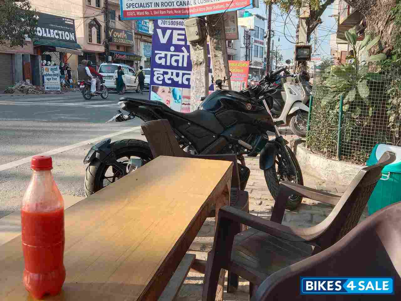 Black Yamaha MT-15 BS6