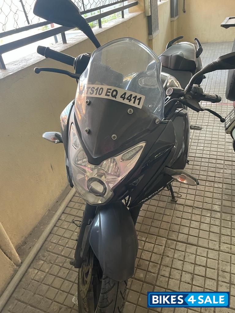 Black Bajaj Pulsar AS 200 Black Bajaj Pulsar AS 200