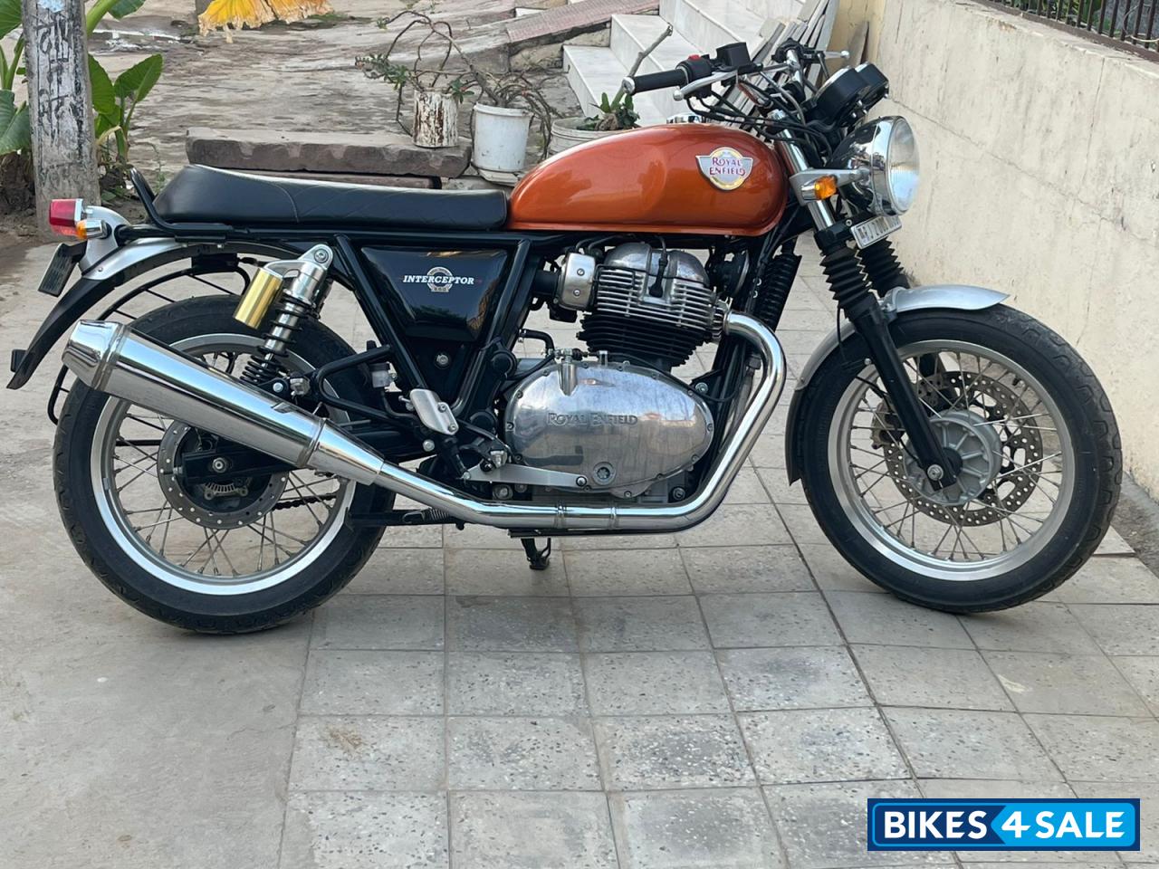 Royal Enfield Interceptor 650 120th Year Anniversary Edition