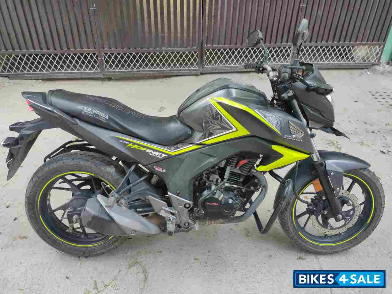 Mat Black Honda CB Hornet 160R