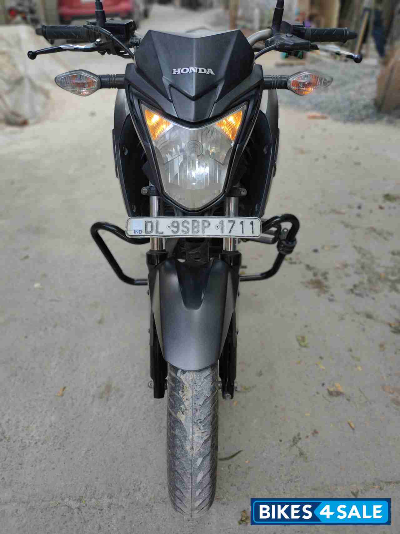 Mat Black Honda CB Hornet 160R