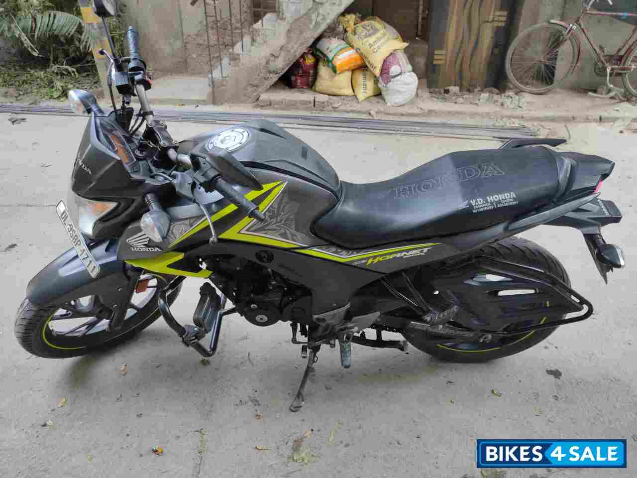 Mat Black Honda CB Hornet 160R