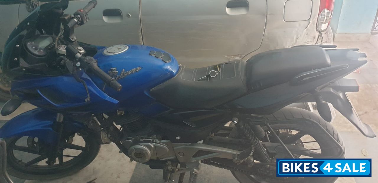 Blue Black Bajaj Pulsar 220 DTSi Blue Black Bajaj Pulsar 220 DTSi
