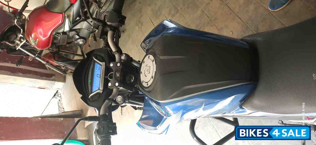 Athletic Blue Metal Honda CB Hornet 160R