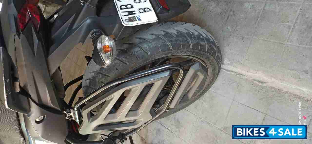 Athletic Blue Metal Honda CB Hornet 160R