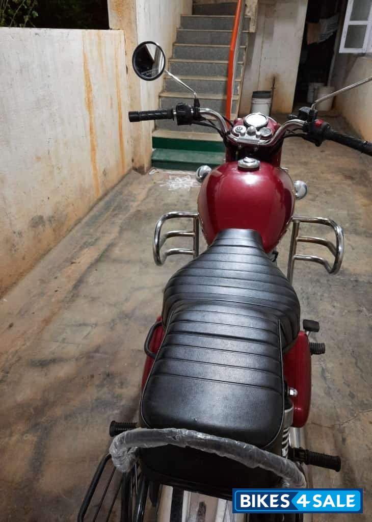 Maroon Royal Enfield Bullet Electra Twinspark