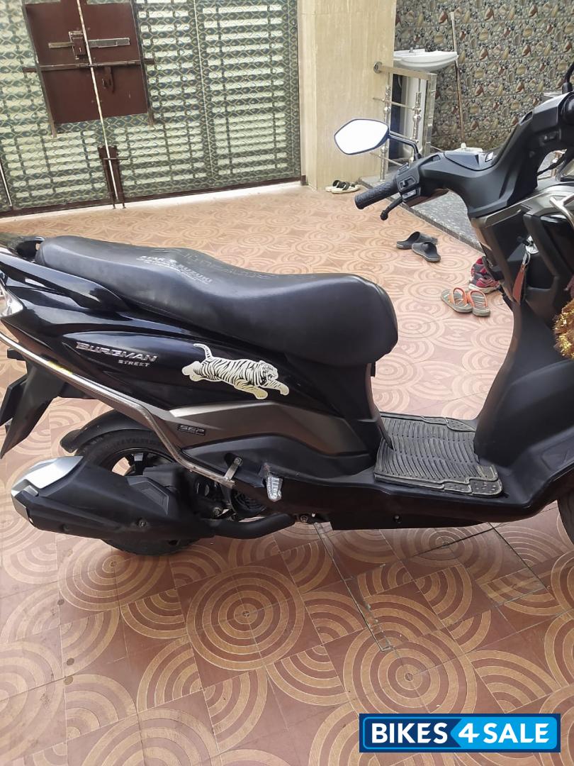 Suzuki Burgman Street