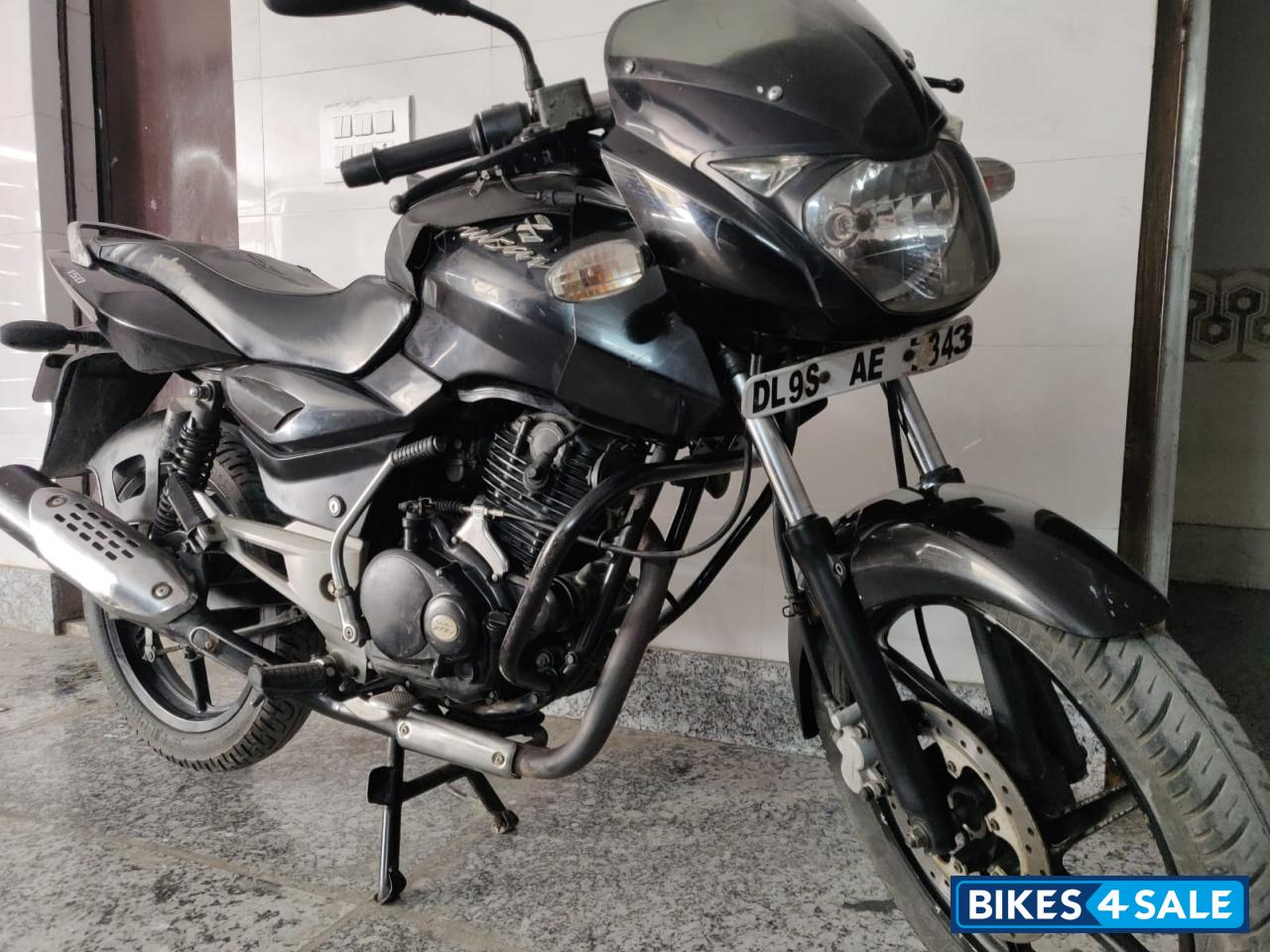 Black Bajaj Pulsar 150
