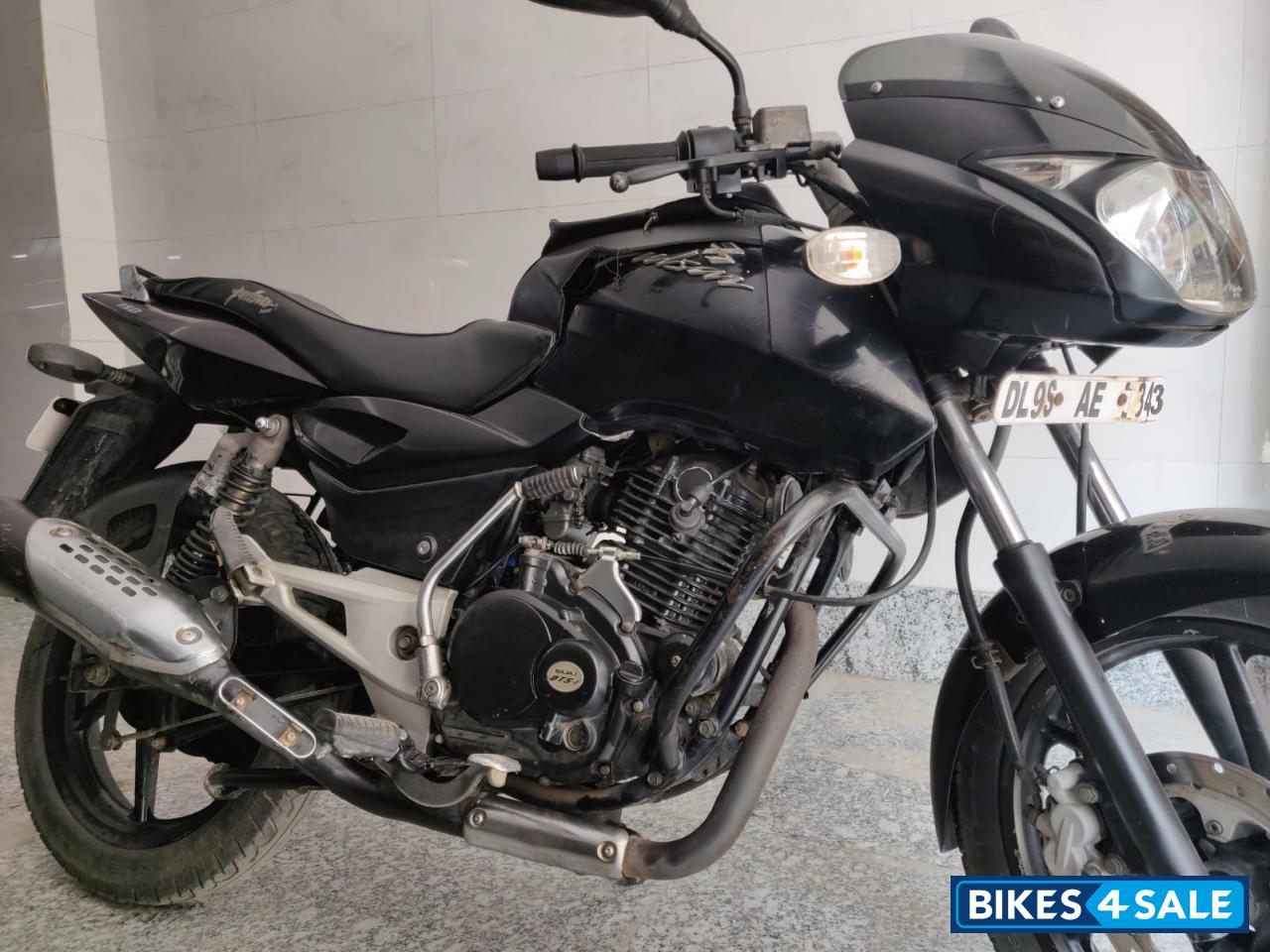Black Bajaj Pulsar 150